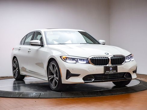 Certified 2022 BMW 330i Sedan w/ Premium Package 2 image 3