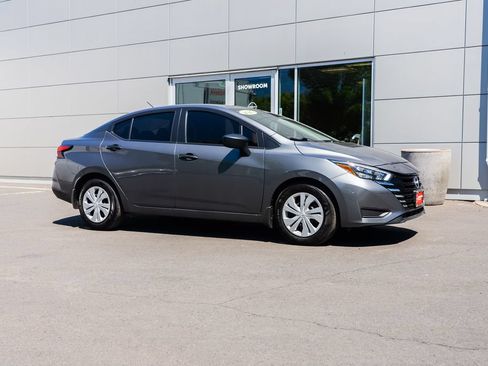 Used 2025 Nissan Versa S w/ Trunk Package FWD image 28