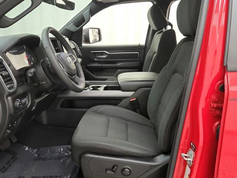 Used 2025 RAM 1500 Big Horn AWD/4WD image 18
