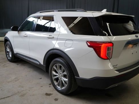 Used 2020 Ford Explorer XLT w/ Equipment Group 202A AWD/4WD image 5