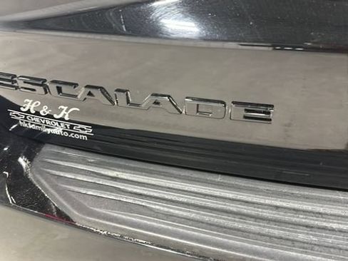 Used 2022 Cadillac Escalade Sport w/ LPO, ONYX Package AWD/4WD image 41