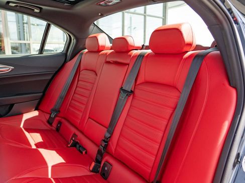 New 2025 Alfa Romeo Giulia w/ Veloce Package Rwd image 17