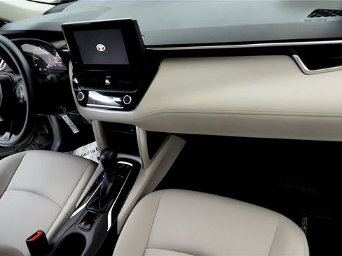 Certified 2024 Toyota Corolla Cross L image 28