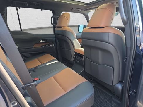 Certified 2025 Lexus GX 550 w/ Accessory Package (2T) AWD/4WD image 11