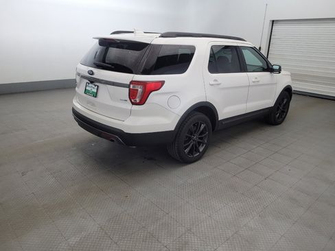 Used 2017 Ford Explorer XLT w/ Equipment Group 202A AWD/4WD image 9