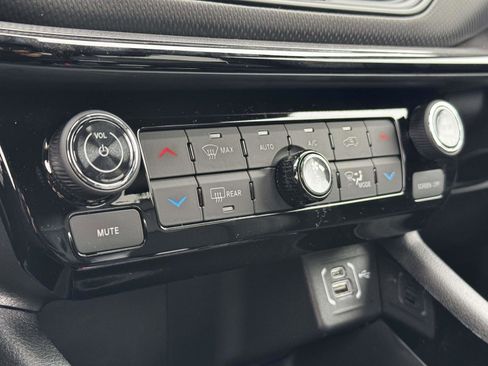 New 2026 Jeep Compass Latitude AWD/4WD image 5