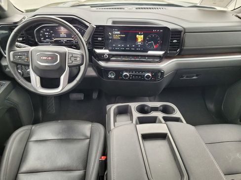 Used 2024 GMC Sierra 1500 SLT image 13