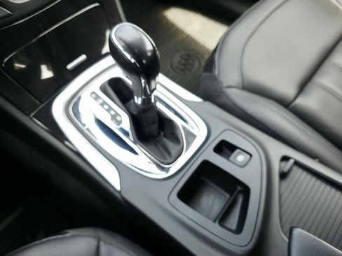 Used 2017 Buick Regal Sport Touring FWD image 39
