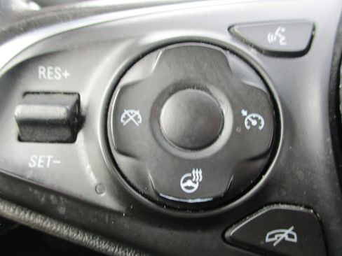 Used 2018 Buick Envision Essence image 31