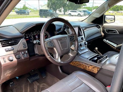 Used 2015 GMC Yukon XL Denali w/ Touring Package AWD/4WD image 14