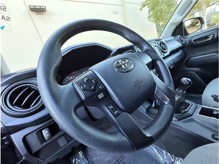 Used 2017 Toyota Tacoma SR AWD/4WD image 10