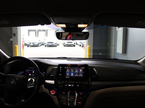 Used 2023 Honda Odyssey Elite image 15