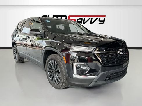 Used 2023 Chevrolet Traverse RS w/ LPO, Floor Liner Package FWD image 1