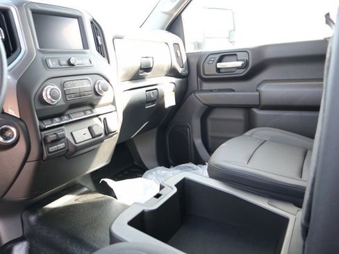 New 2024 GMC Sierra 3500 Pro w/ Convenience Package image 7