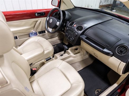 Used 2008 Volkswagen Beetle SE FWD image 14