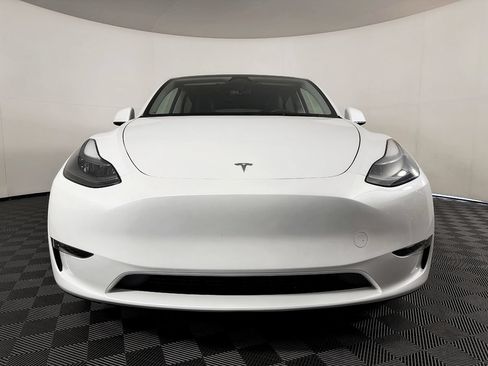 Used 2024 Tesla Model Y Long Range AWD/4WD image 4
