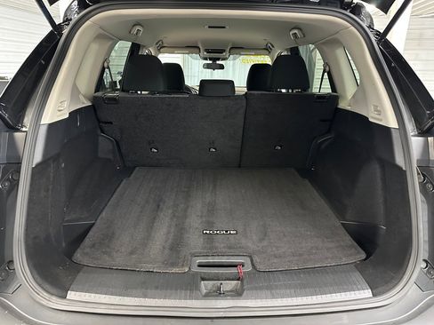 Used 2023 Nissan Rogue SV image 22