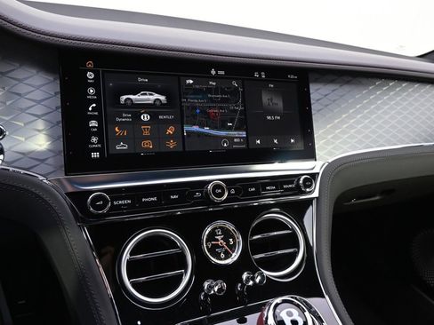 Used 2024 Bentley Continental GT image 32