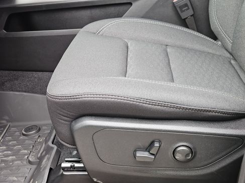 New 2026 RAM 1500 4x4 Crew Cab image 27