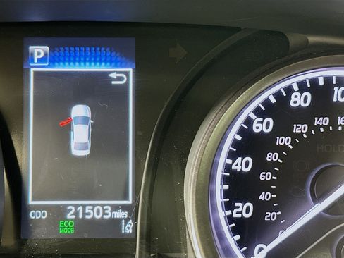 Used 2024 Toyota Camry SE image 19