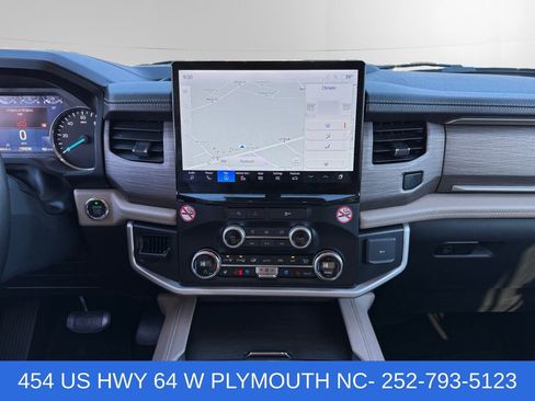 Used 2024 Ford Expedition Max Limited AWD/4WD image 11