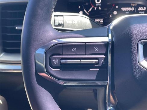 Used 2023 GMC Canyon Denali image 9