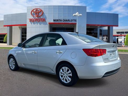 Used 2011 Kia Forte EX FWD image 4