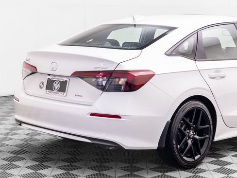 Used 2025 Honda Civic Sport image 33