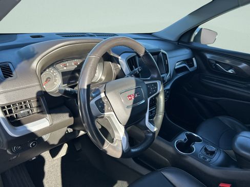 Used 2022 GMC Terrain SLT image 23