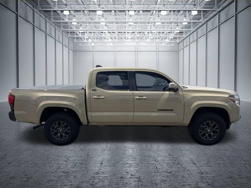 Used 2020 Toyota Tacoma SR5 AWD/4WD image 6