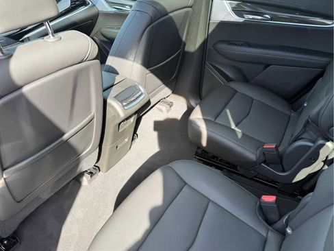 Used 2024 Cadillac XT6 Sport w/ Technology Package image 8