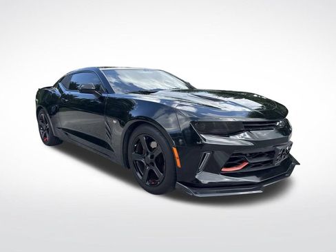 Used 2017 Chevrolet Camaro LT RWD image 2
