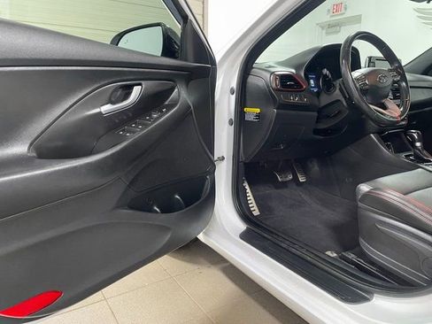 Used 2018 Hyundai Elantra GT Sport image 10
