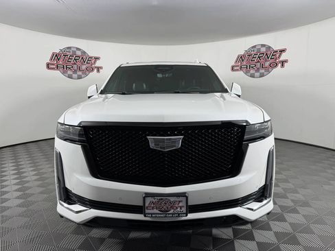 Used 2024 Cadillac Escalade Sport Platinum w/ LPO, ONYX Package AWD/4WD image 2