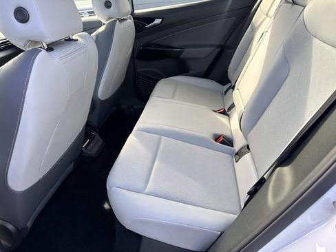 Certified 2021 Volkswagen ID.4 Pro S image 11