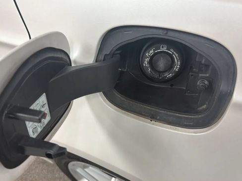 Used 2016 Ford Fusion SE FWD image 28