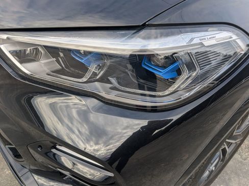 Used 2021 BMW X5 xDrive45e w/ M Sport Package image 11