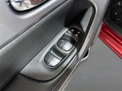 Used 2020 Nissan Rogue Sport SL image 29