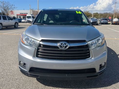 Used 2016 Toyota Highlander XLE image 9