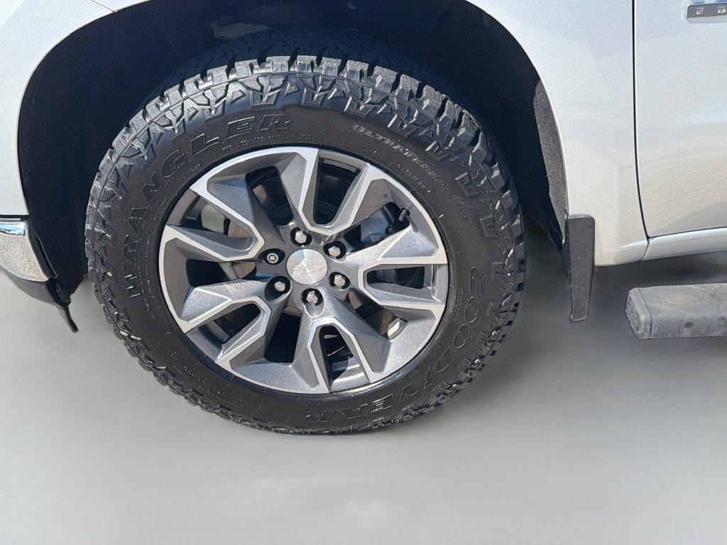 Used 2019 Chevrolet Silverado 1500 LT w/ Texas Edition AWD/4WD image 38