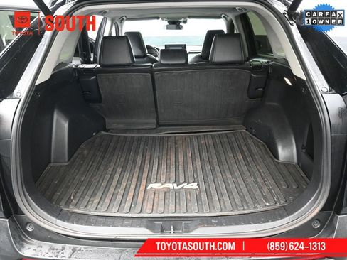 Used 2020 Toyota RAV4 XLE Premium image 29