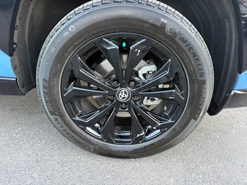 Used 2024 Toyota RAV4 SE w/ Convenience Package image 57