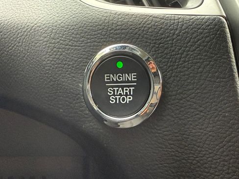 Used 2024 Ford Edge SEL image 15