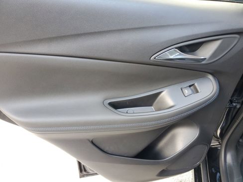 Used 2025 Buick Encore GX Sport Touring image 10