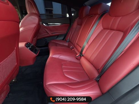 Used 2018 Maserati Quattroporte S GranSport image 23