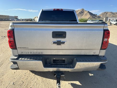 Used 2019 Chevrolet Silverado 2500 LT w/ LT Convenience Package AWD/4WD image 4