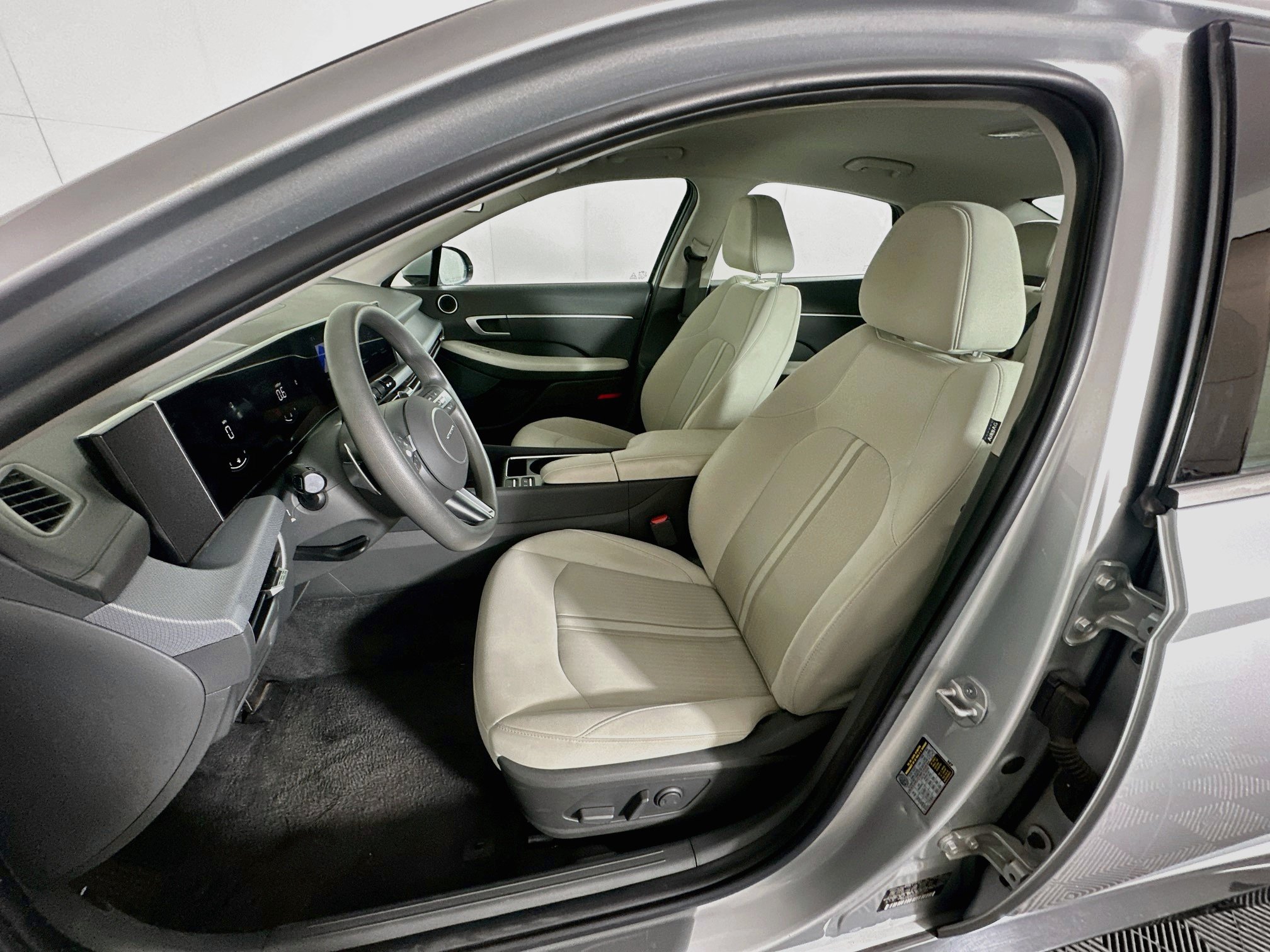 Used 2025 Hyundai Sonata SEL FWD image 13