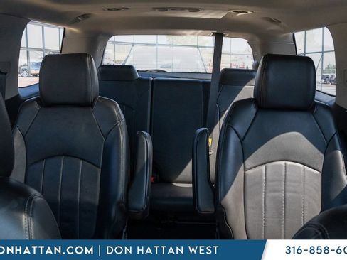 Used 2016 GMC Acadia SLT w/ Open Road Package FWD image 21