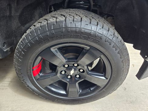 Used 2018 Chevrolet Silverado 1500 LTZ Z71 w/ Redline Edition AWD/4WD image 10