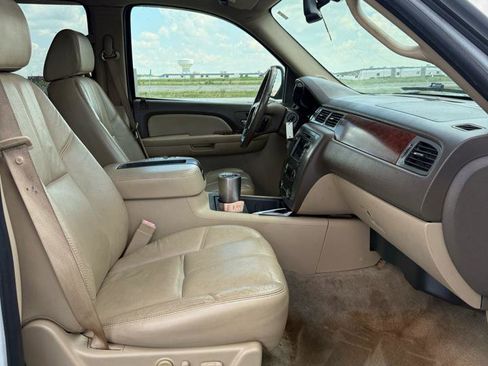 Used 2009 GMC Yukon XL SLT RWD image 6